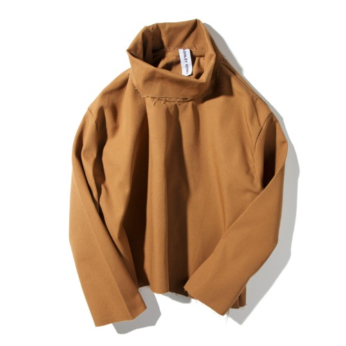FITTED TURTLENECK (TAN)