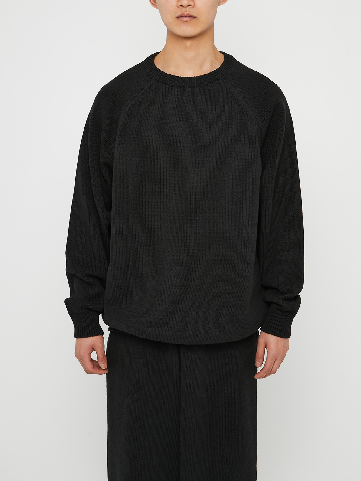OVERSIZED KNITTED SWEATER (BLACK)
