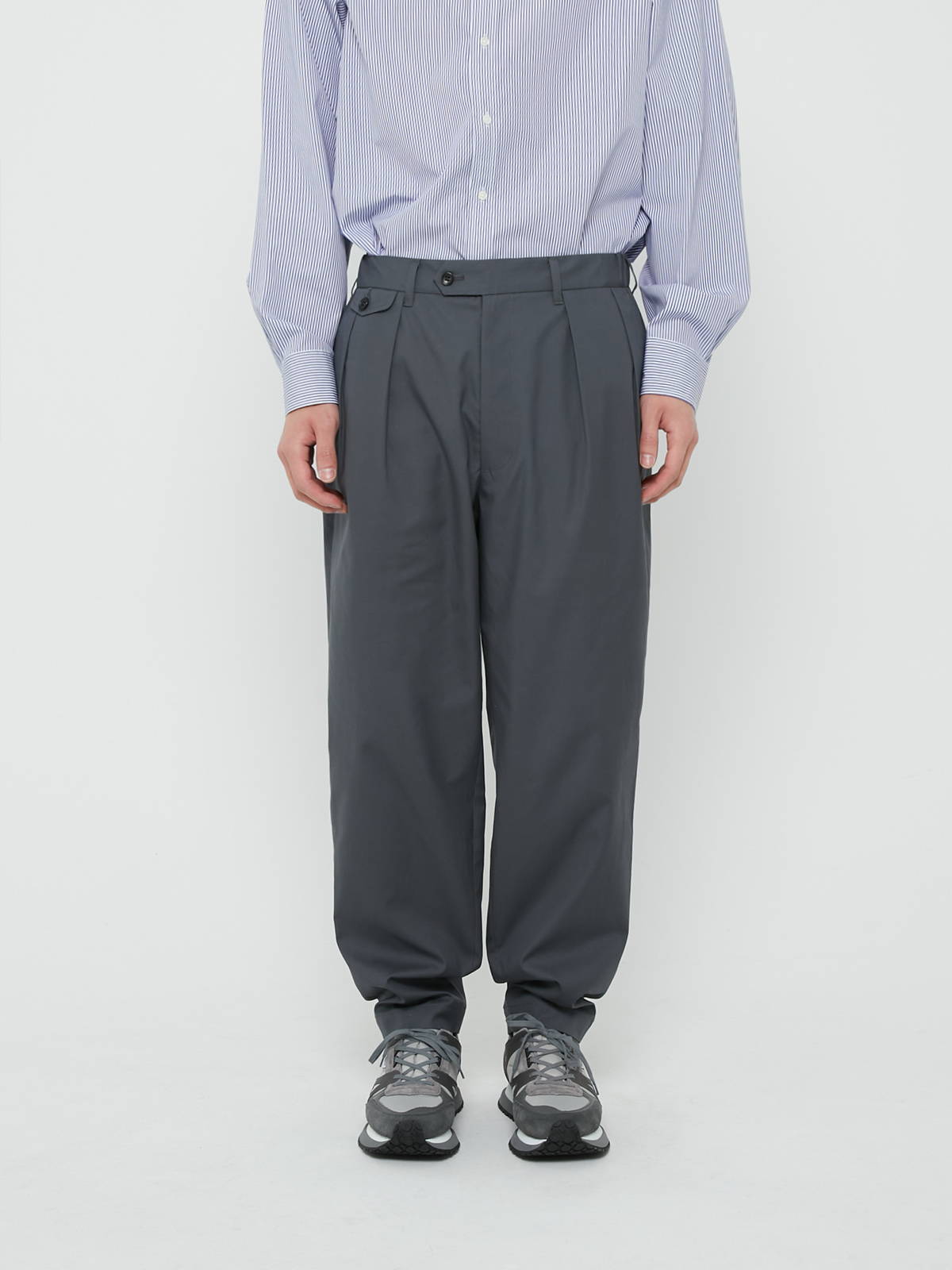 SUVIN SHARKSKIN TWO TUCK TROUSERS (C.GRAY)